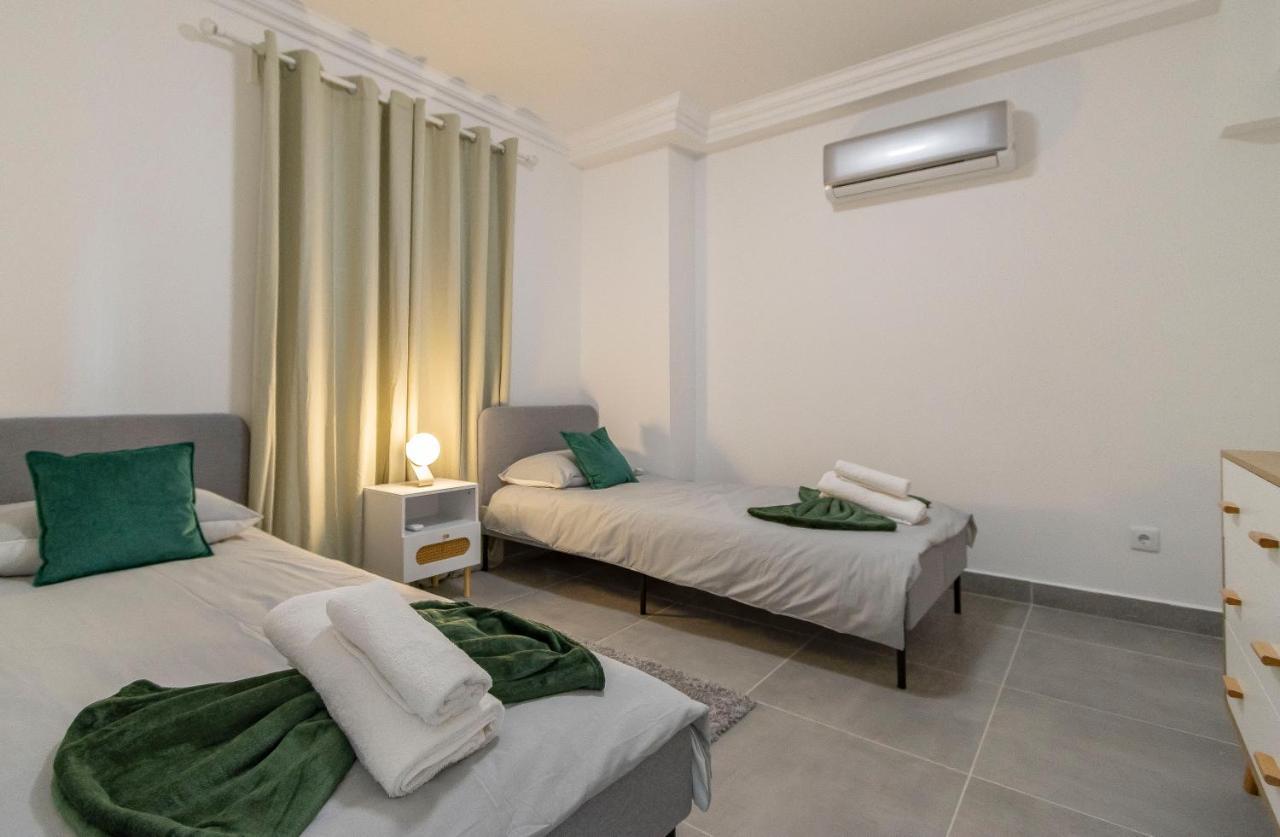 3 Minutes To The Beach, 2 Bedroom Amazing Apt With Balcony, Bbq Grill And Pool Сагреш Экстерьер фото